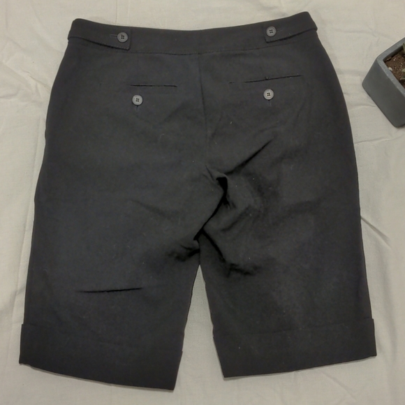 Cuffed Bermuda shorts - Picture 4 of 4